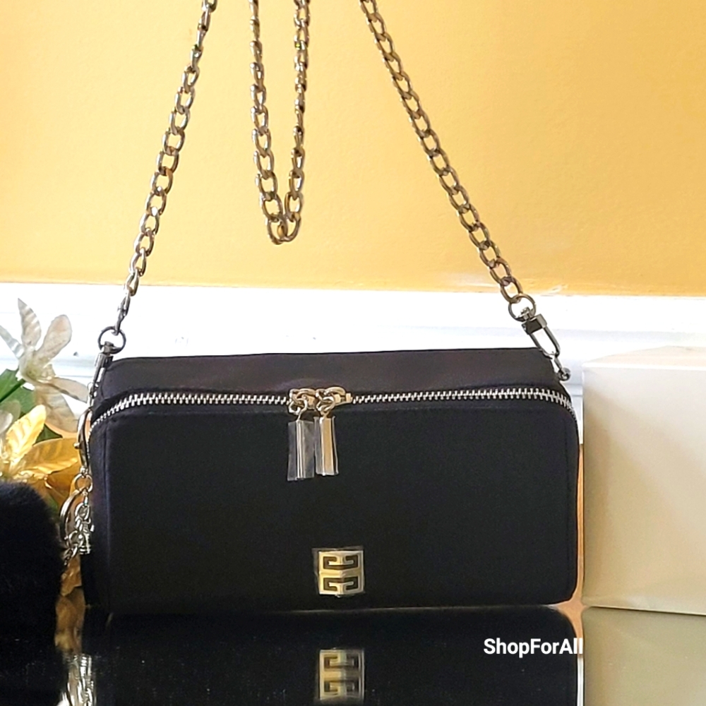 Givenchy - Picture 2 of 12